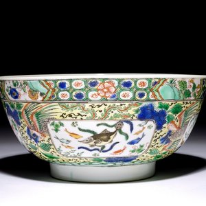 A Chinese famille verte bowl with fish and phoenixes, Kangxi — photo 1