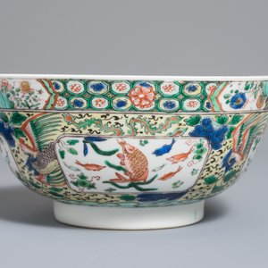 A Chinese famille verte bowl with fish, Kangxi — photo 3