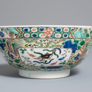 A Chinese famille verte bowl with fish, Kangxi — photo 4