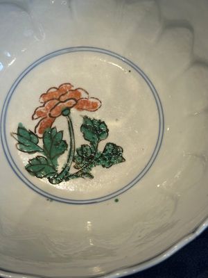 A Chinese famille verte bowl with floral design, Chenghua mark, Kangxi — photo 6