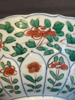 A Chinese famille verte bowl with floral design, Chenghua mark, Kangxi — photo 10