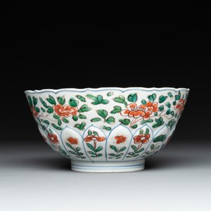 A Chinese famille verte bowl with floral design, Chenghua mark, Kangxi — photo 2