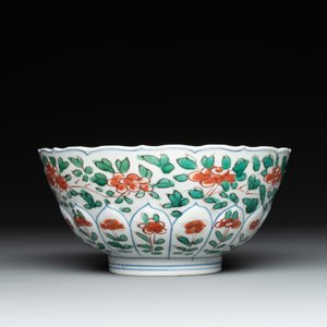 A Chinese famille verte bowl with floral design, Chenghua mark, Kangxi — photo 4