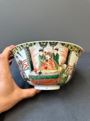 A Chinese famille verte bowl with narrative design, 19th C. — photo 1