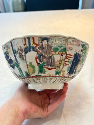 A Chinese famille verte bowl with narrative design, Fu 福 mark, Kangxi — photo 7