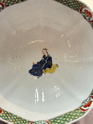 A Chinese famille verte bowl with narrative design, Fu 福 mark, Kangxi — photo 10