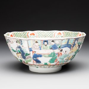 A Chinese famille verte bowl with narrative design, Fu 福 mark, Kangxi — photo 1