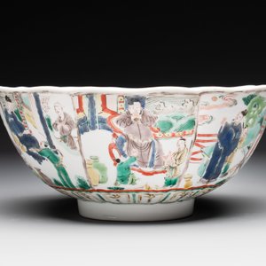 A Chinese famille verte bowl with narrative design, Fu 福 mark, Kangxi — photo 4