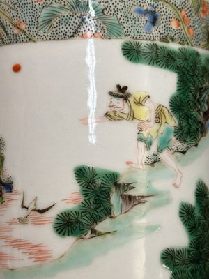 A Chinese famille verte brush pot with figural design, 19th C. — 照片 7