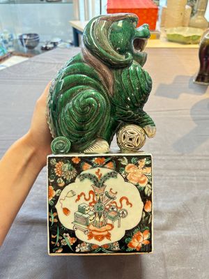 A Chinese famille verte Buddhist lion, 19th C. — photo 4