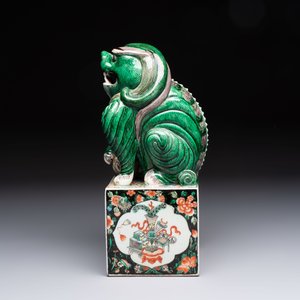A Chinese famille verte Buddhist lion, 19th C. — photo 3