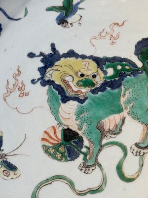 A Chinese famille verte 'Buddhist lion' dish, lingzhi mark, Kangxi — 照片 2