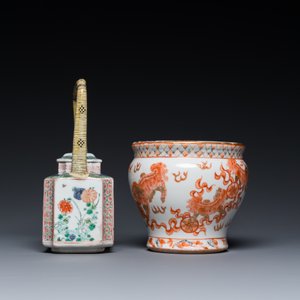 A Chinese famille verte 'Buddhist lions' teapot and a Thai market spittoon, Kangxi and later — photo 5