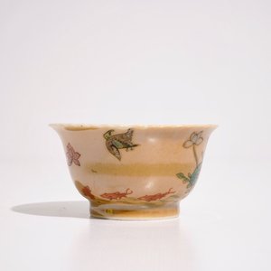 A Chinese famille verte café au lait ground cup and saucer, Kangxi, together with a famille rose teapot stand, Yongzheng — photo 5