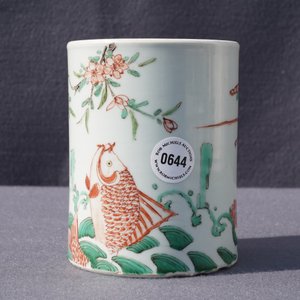 A Chinese famille verte 'carps' brush pot, Kangxi — photo 7