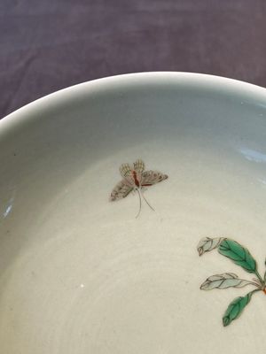 A Chinese famille verte celadon-glazed plate, Jiajing mark, Kangxi/Yongzheng — photo 2