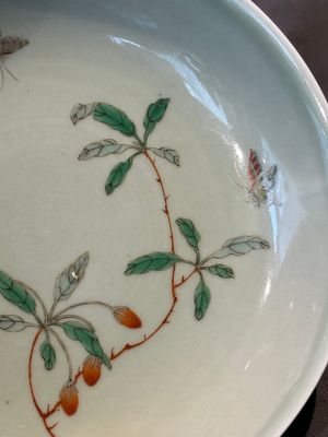 A Chinese famille verte celadon-glazed plate, Jiajing mark, Kangxi/Yongzheng — photo 3