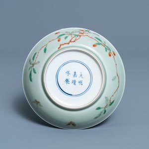 A Chinese famille verte celadon-glazed plate, Wanli mark, Kangxi/Yongzheng — photo 2