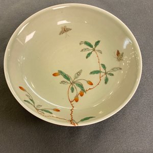 A Chinese famille verte celadon-glazed plate, Wanli mark, Kangxi/Yongzheng — photo 3