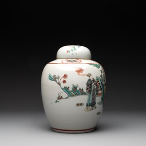 A Chinese famille verte covered jar, two vases mounted as lamps and a tazza, 19th C. — photo 11
