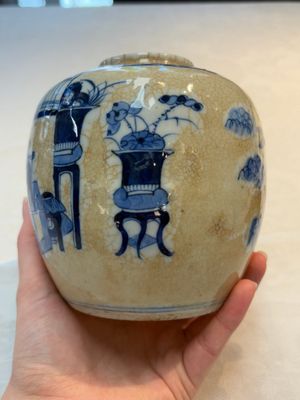 A Chinese famille verte covered vase, a pair of blue and white jars on wooden stands and two jars, 19th C. — photo 25