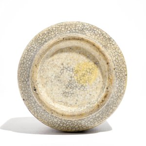 A Chinese famille verte crackle ware bottle vase, 19th C. — photo 6