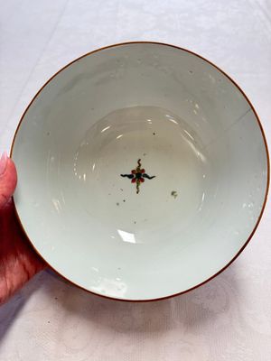 A Chinese famille verte 'Cranes' bowl, Kangxi — photo 12