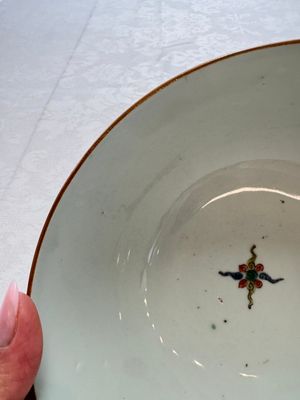 A Chinese famille verte 'Cranes' bowl, Kangxi — photo 14