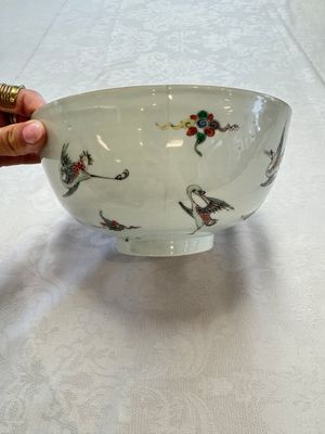 A Chinese famille verte 'Cranes' bowl, Kangxi — photo 2