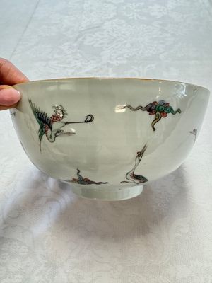A Chinese famille verte 'Cranes' bowl, Kangxi — photo 4