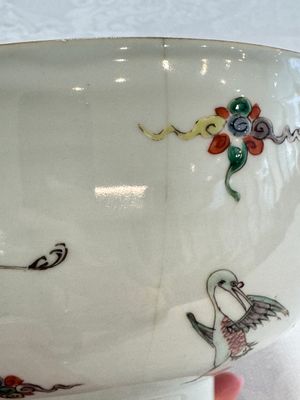 A Chinese famille verte 'Cranes' bowl, Kangxi — photo 6