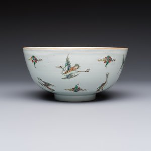 A Chinese famille verte 'Cranes' bowl, Kangxi — photo 3