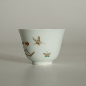 A Chinese famille verte cup with goji branches, Kangxi mark, 19/20th C. — 照片 10