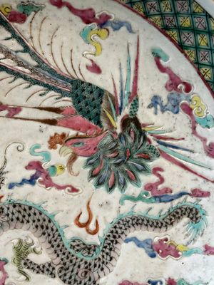 A Chinese famille verte dish, a famille rose basin and a dish, 19th C. — 照片 12