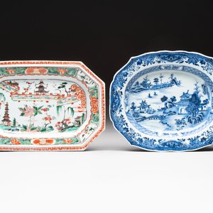 A Chinese famille verte dish and a blue and white dish, Kangxi/Qianlong — 照片 1