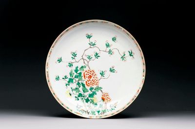 A Chinese famille verte dish with floral design, Kangxi — 照片 1