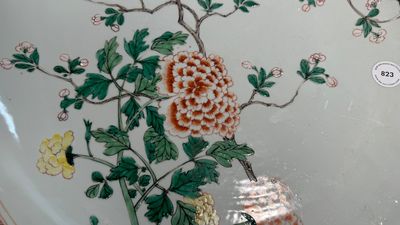 A Chinese famille verte dish with floral design, Kangxi — 照片 3