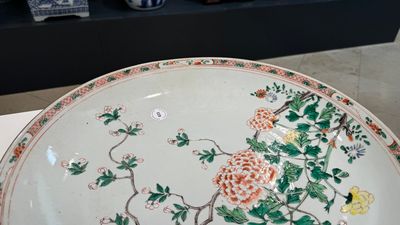 A Chinese famille verte dish with floral design, Kangxi — 照片 7