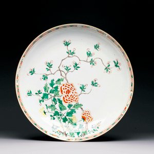 A Chinese famille verte dish with floral design, Kangxi — 照片 1
