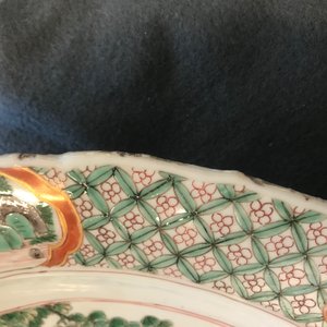 A Chinese famille verte dish with ladies in a garden, Kangxi — 照片 3