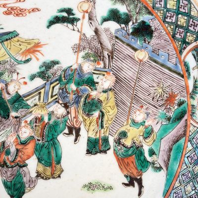 A Chinese famille verte dish with narrative design — 照片 11