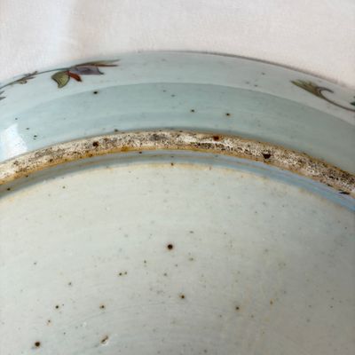 A Chinese famille verte dish with narrative design — 照片 17