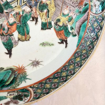 A Chinese famille verte dish with narrative design — 照片 5