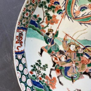 A Chinese famille verte dish with warriors on horseback, Kangxi — photo 15