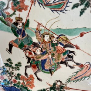 A Chinese famille verte dish with warriors on horseback, Kangxi — photo 7