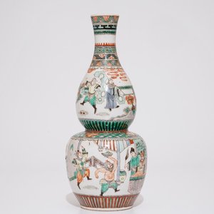 A Chinese famille verte double gourd vase, Kangxi mark, 19th C. — photo 1