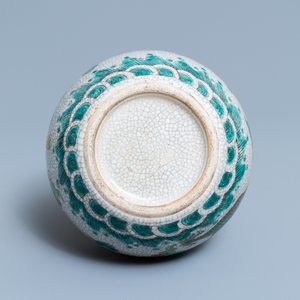 A Chinese famille verte 'dragon' bottle vase, 19/20th C. — photo 6
