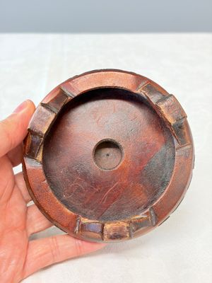 A Chinese famille verte 'Dragon' bowl on a later wooden stand — 照片 16