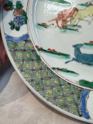 A Chinese famille verte 'Eight Horses' plate, Kangxi — photo 3