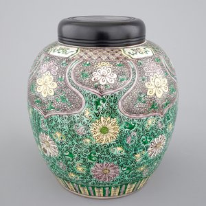 A Chinese famille verte enamels on biscuit jar, Kangxi, ca. 1700 — photo 1
